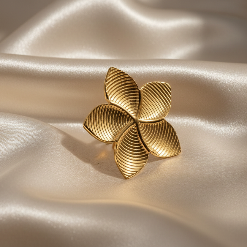 Bague dorée en acier inoxydable avec grande fleur frangipanier, bijou bohème et tendance